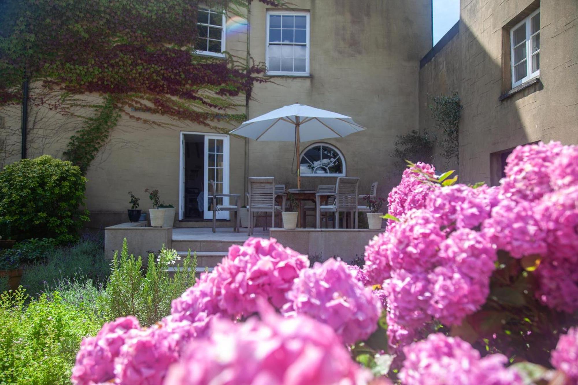 Clemenstone House B&B Cowbridge Buitenkant foto
